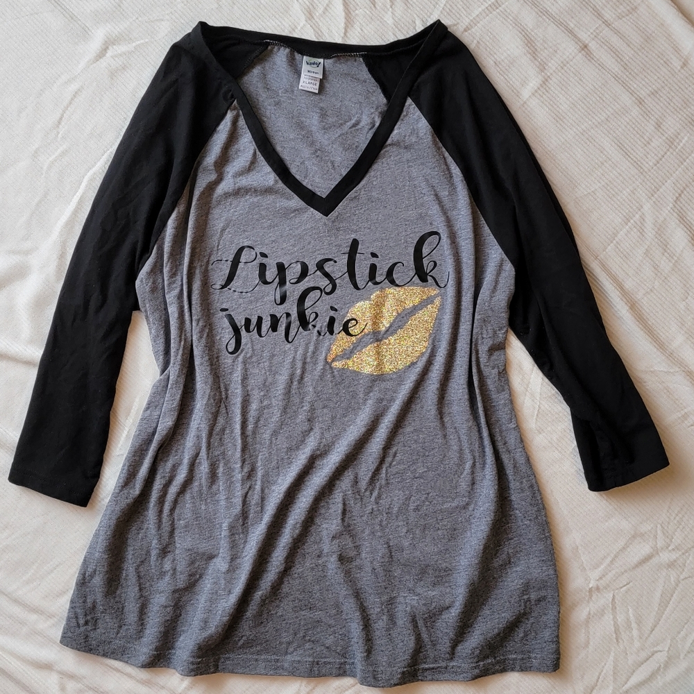 Lipstick Junkie Gold Glitter Lips ¾ sleeve top by Kavio!